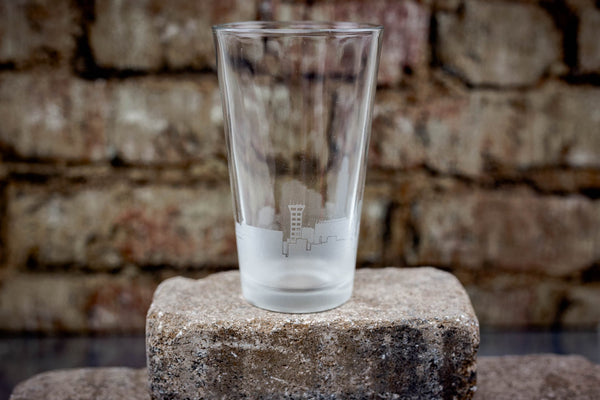 Lincoln Skyline Pint Glass Barware - Urban and Etched
